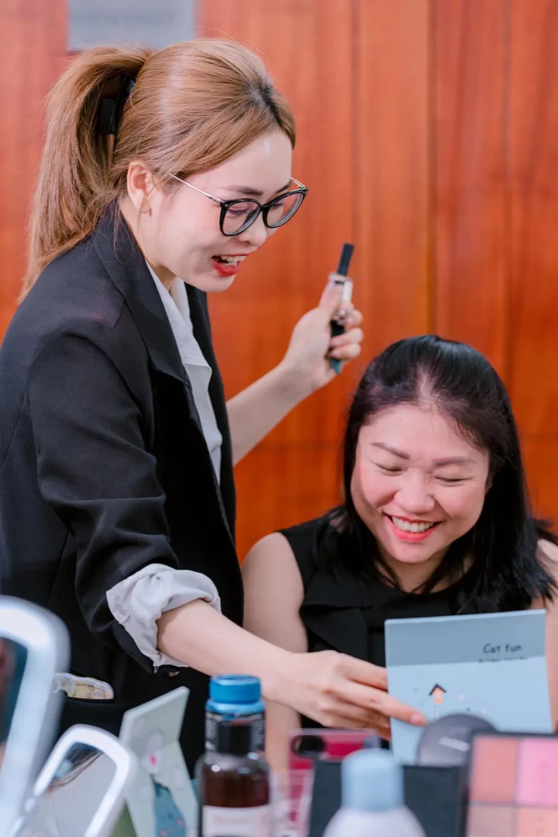 Workshop makeup B2B doanh nghiệp: quà tặng trải nghiệm cho team