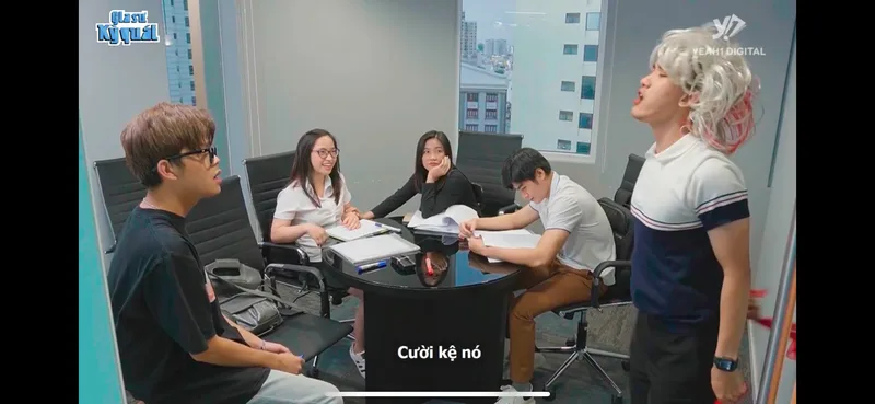 Bối cảnh sitcom trong portfolio Chu Makeup.