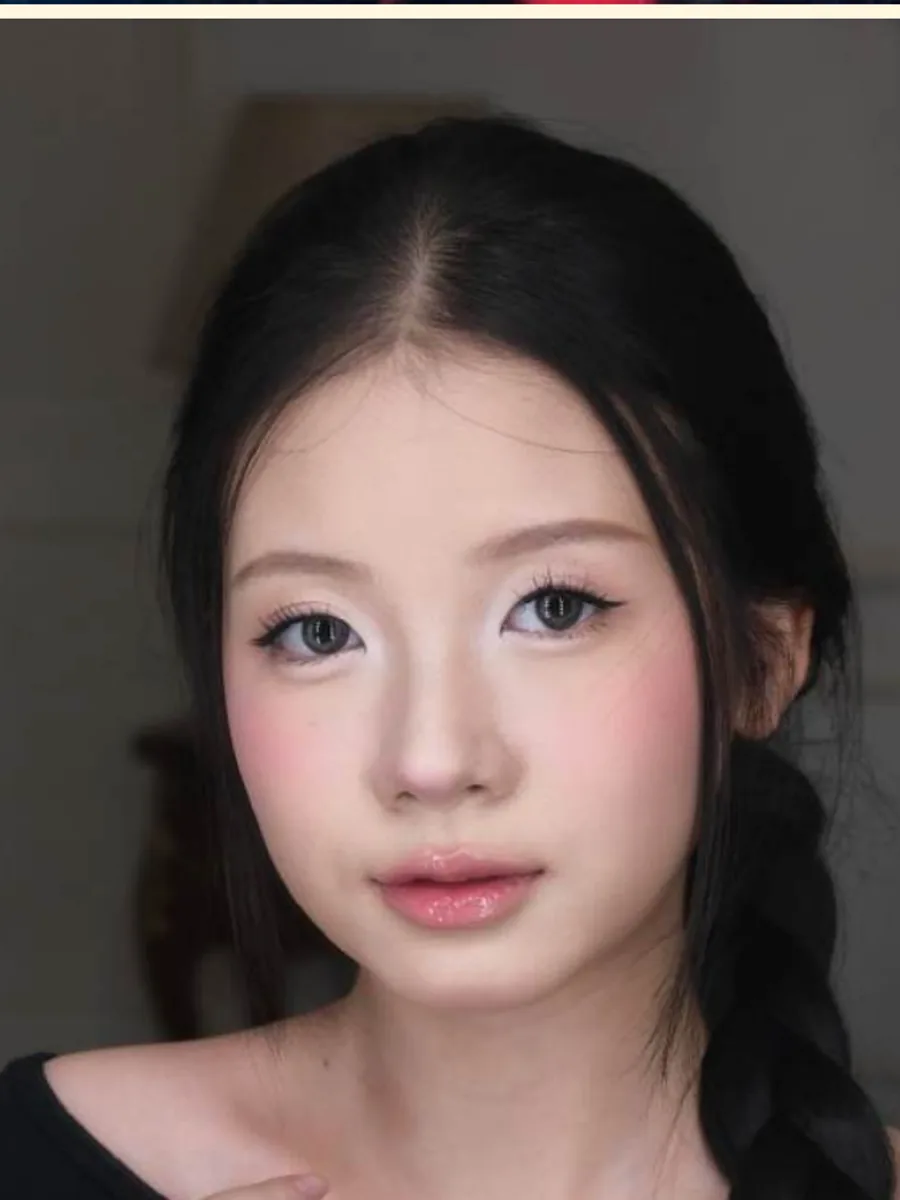 Layout Korean nhẹ, giữ nét trẻ và sáng mặt.
