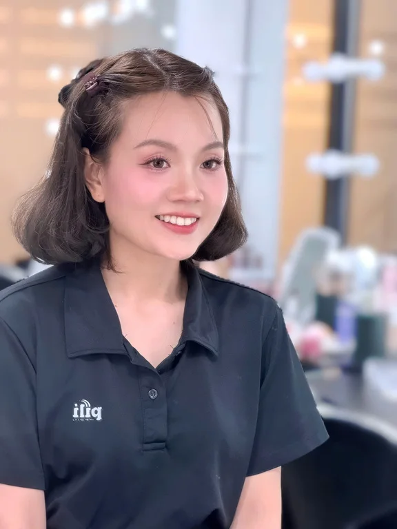 After của HV Katherine Vo sau khi chỉnh makeup và tổng thể.