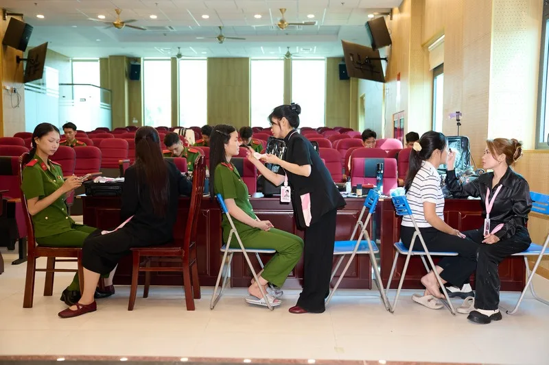 Collab cùng Gạo Nâu Personal Makeup tại Đại học Cảnh sát của Chu Makeup