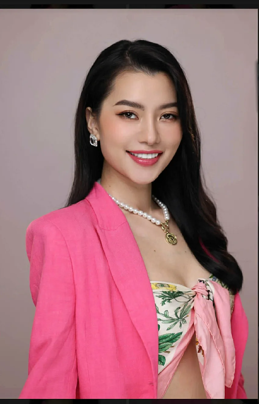 Á hậu Hoàng Nhung trong hồ sơ năng lực của Hương Nguyễn