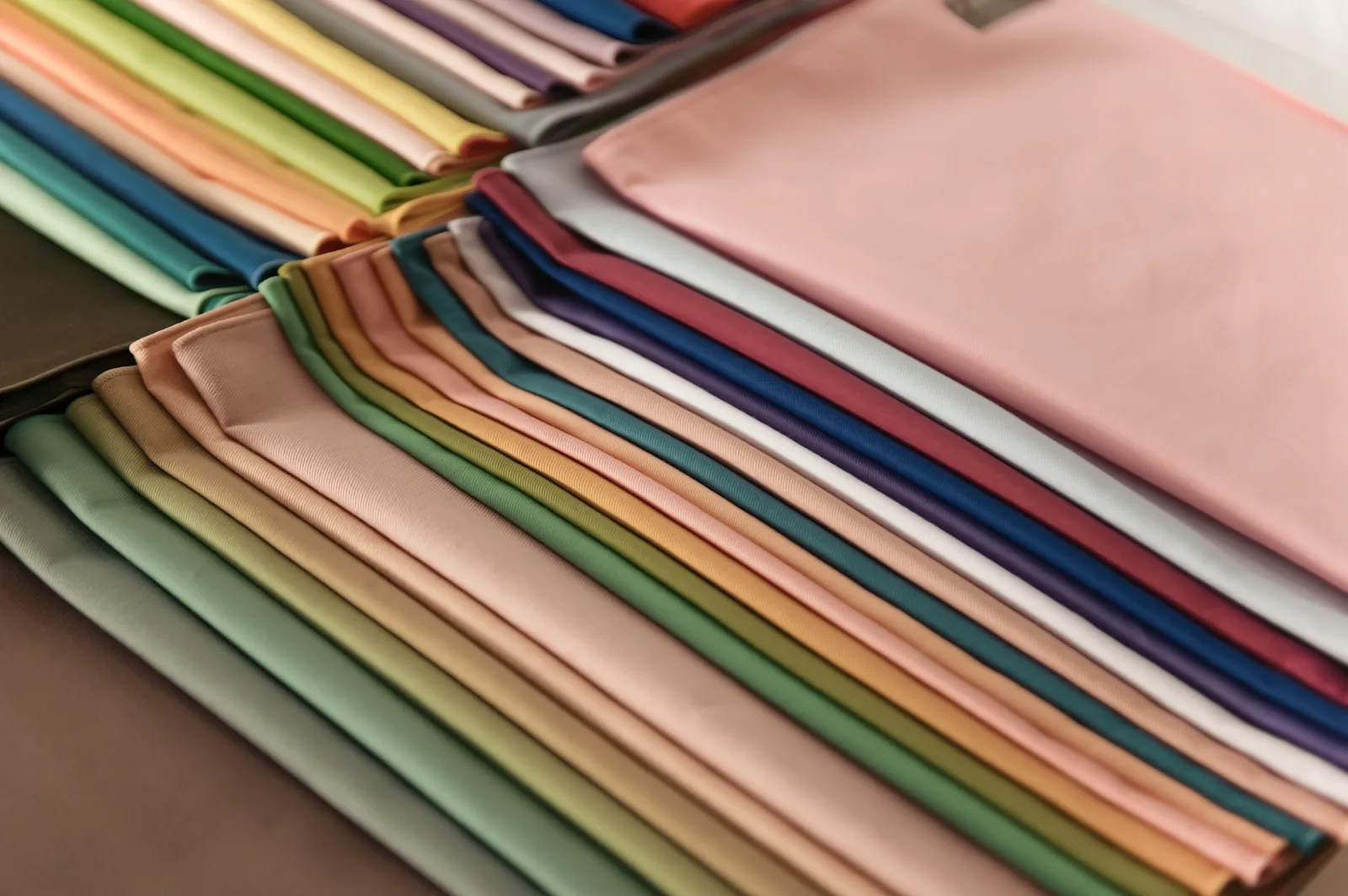 Hệ vải draping nhiều màu dùng trong phân tích Personal Color