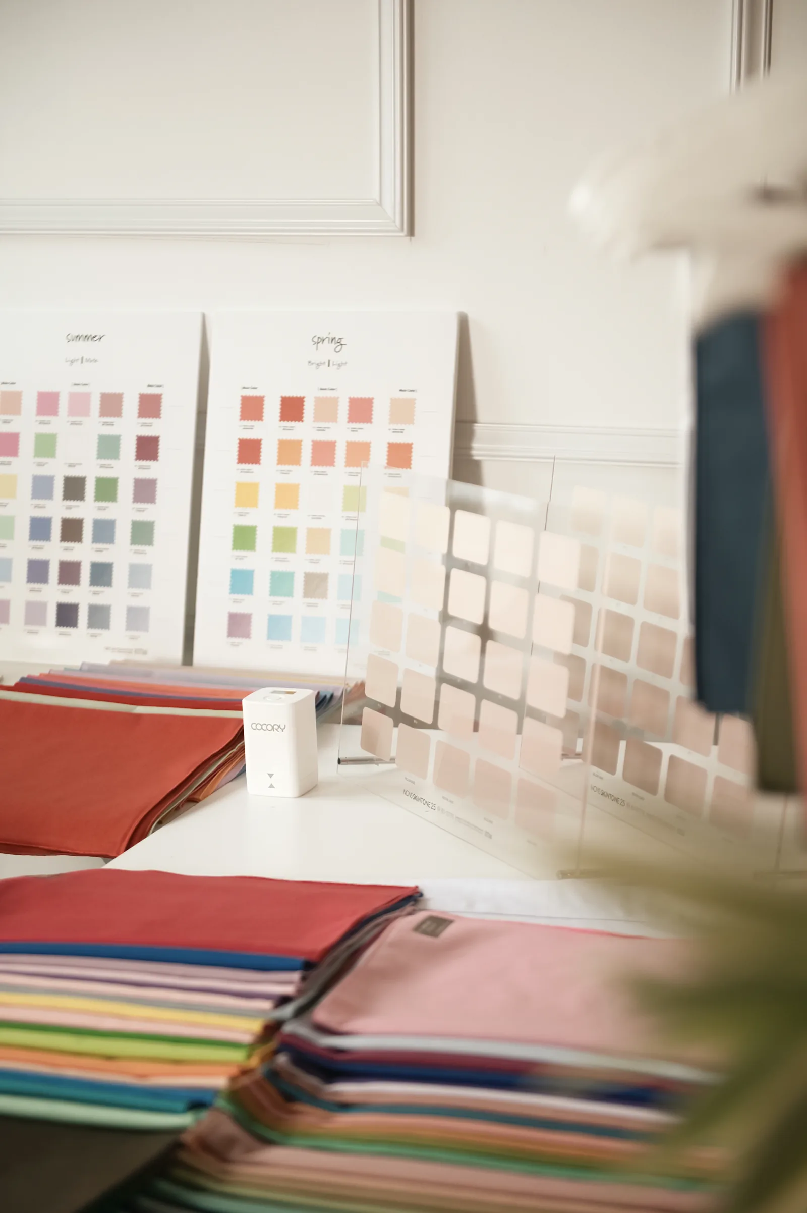 Hệ vải draping và bảng màu trong phòng phân tích Personal Color